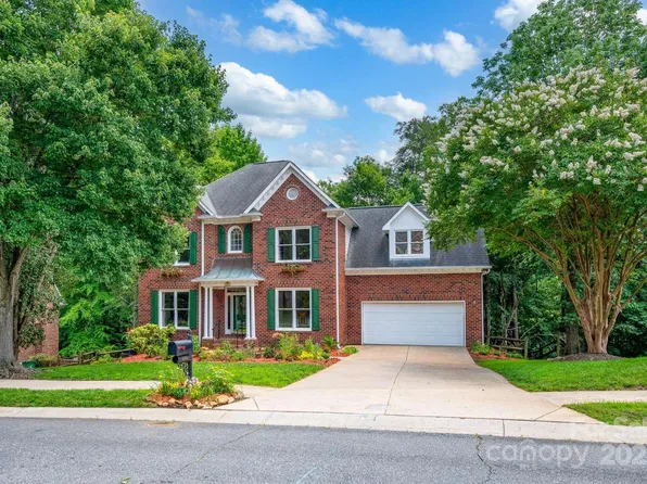 6016 Graburns Ford Dr, Charlotte, NC 28269