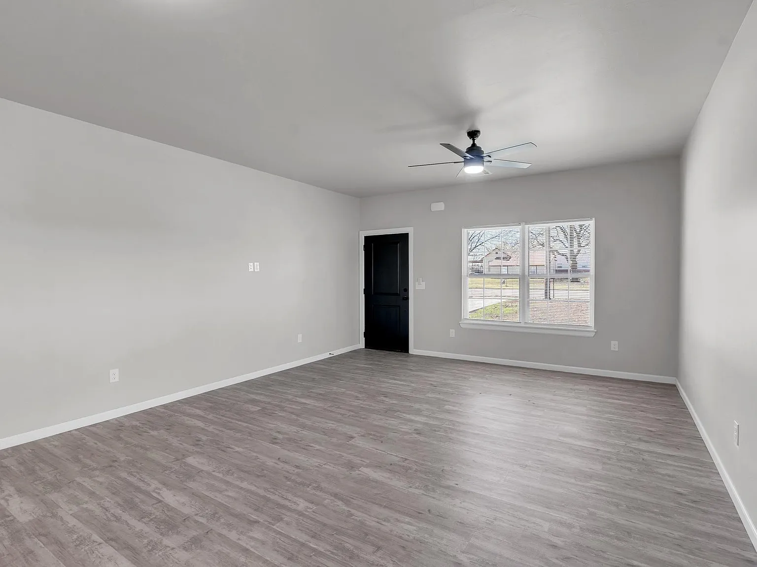 3 bed, 1350 sqft, $1,490 — Photo 3