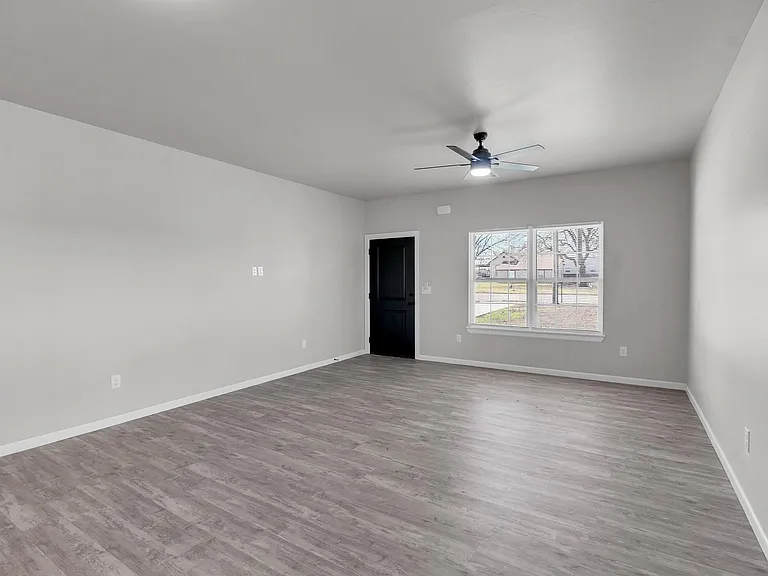 324 Vinnedge Ave — Photo 4