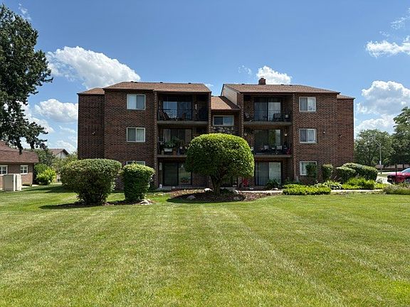 2nd image of 9840 W 153rd St APT 1NE