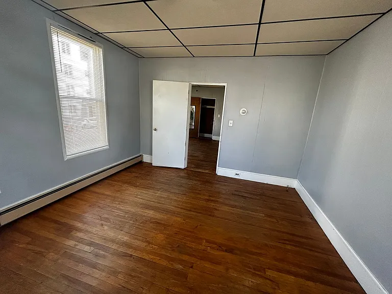 323 Dubuque St & 142-146 Wayne St — Photo 12