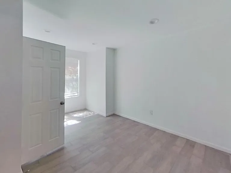 2258 N Van Pelt St — Photo 8