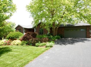 2058 N Steeple Chase Ct, Nixa, MO 65714