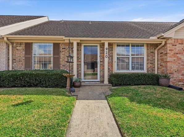 920 Green Meadow St, Beaumont, TX 77706