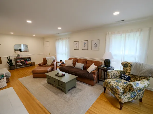 621 Cooper Dr, Charlotte, NC 28210
