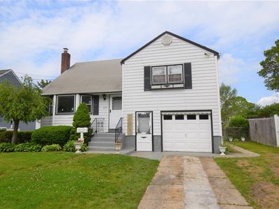 274 Park Lane, Massapequa Park, NY, 11762
