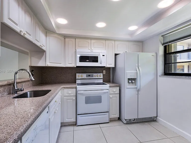 10855 SW 112th Ave #211 — Photo 20