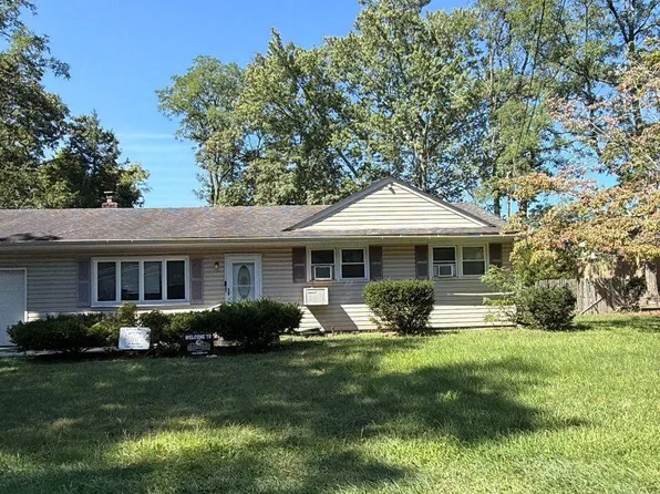 226 Holbrook Road, Holbrook, NY 11741
