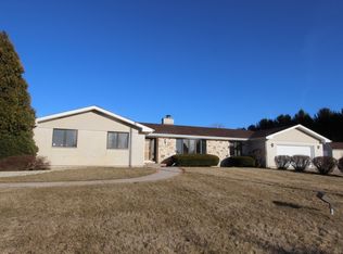 704 N Rose Farm Rd, Woodstock, IL 60098