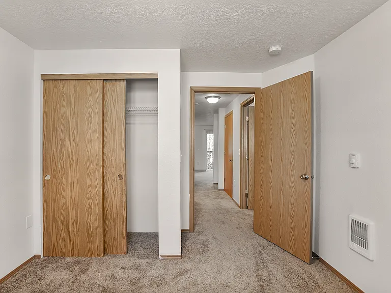 Redwood Square Apartments — Photo 13