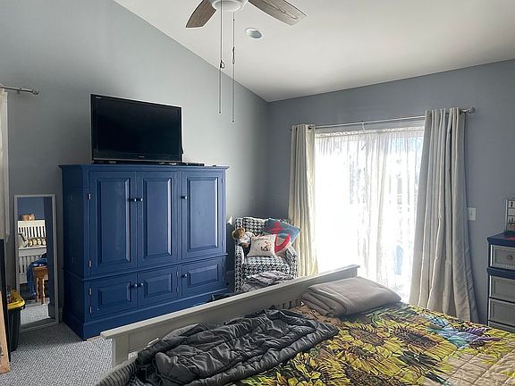 2d floor Master Bedroom 