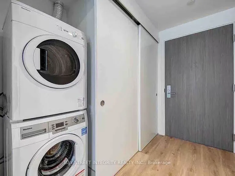 161 Roehampton Ave #1609 — Photo 3