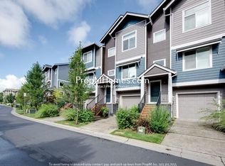 10579 NE Park Ridge Way, Hillsboro, OR 97006