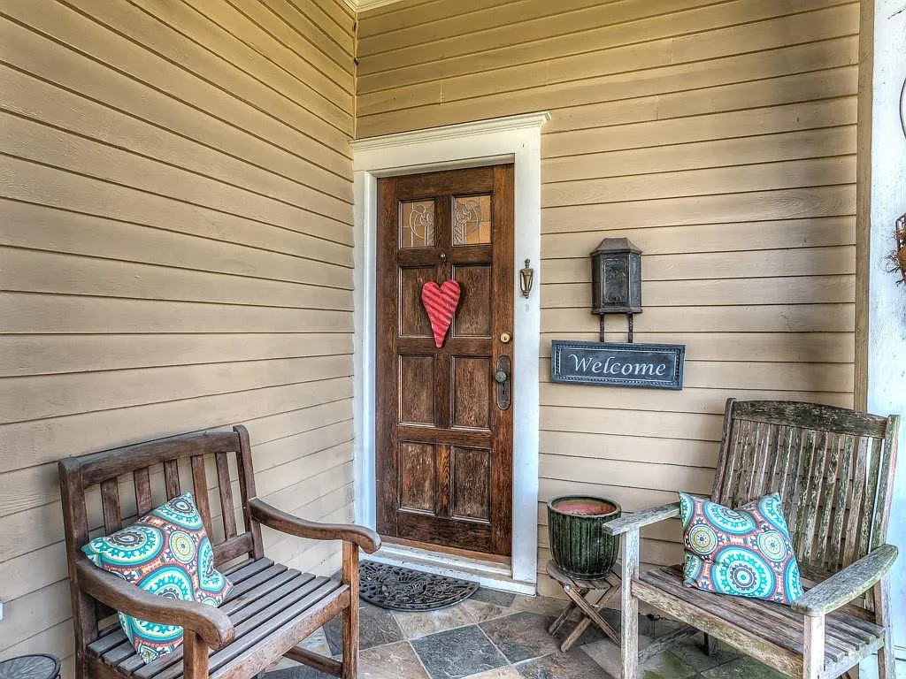 2 bed, 1.0 bath, 1062 sqft, $3,000 — Photo 4