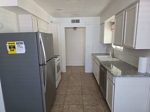 3rd image of 670 W Pat Dr