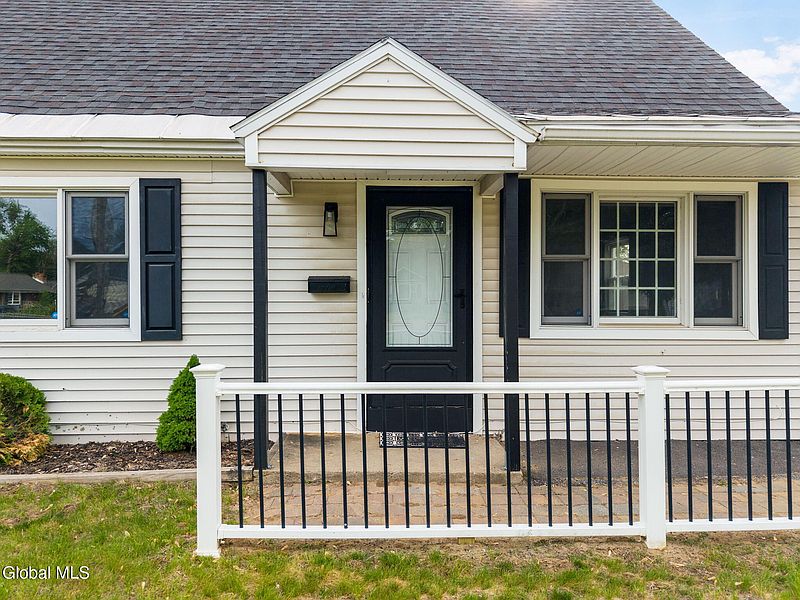 2nd image of 2115 Fiero Avenue