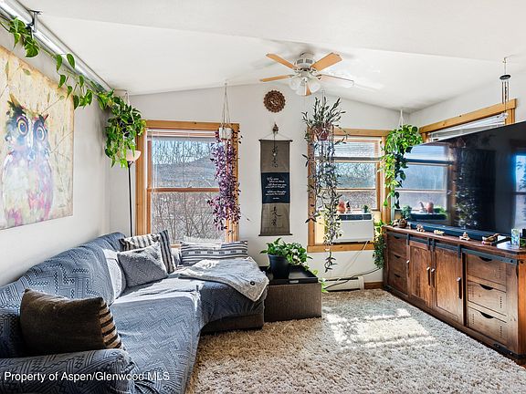 4th image of 682 Alder Ridge Ln