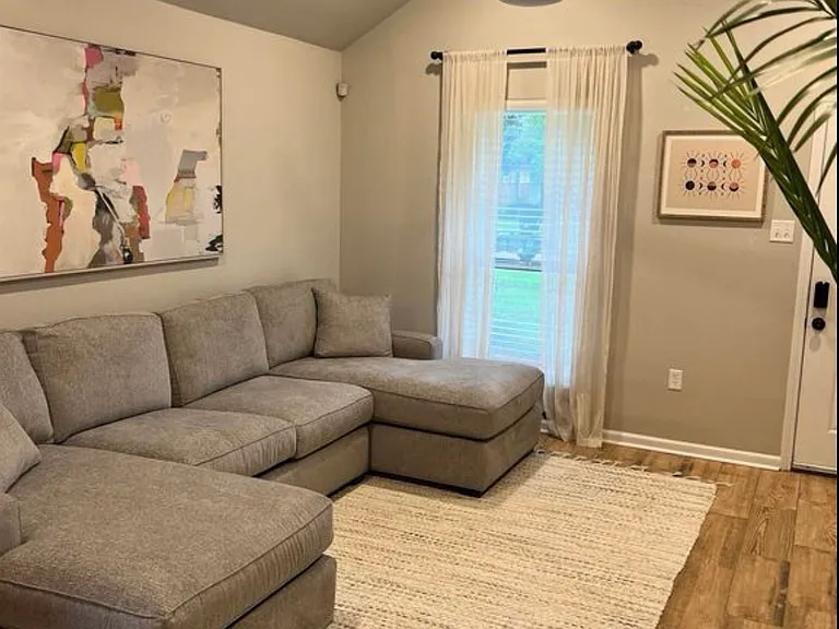 7855 Clover Ridge Ave — Photo 2