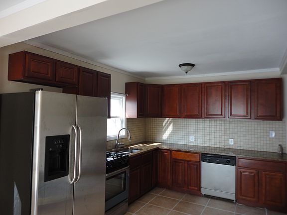 2nd image of 232 N Harrison St