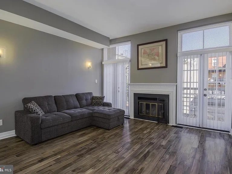 609 Jasper St — Photo 17