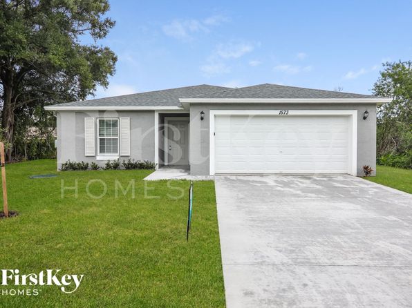 1573 SW Bermel Ave
