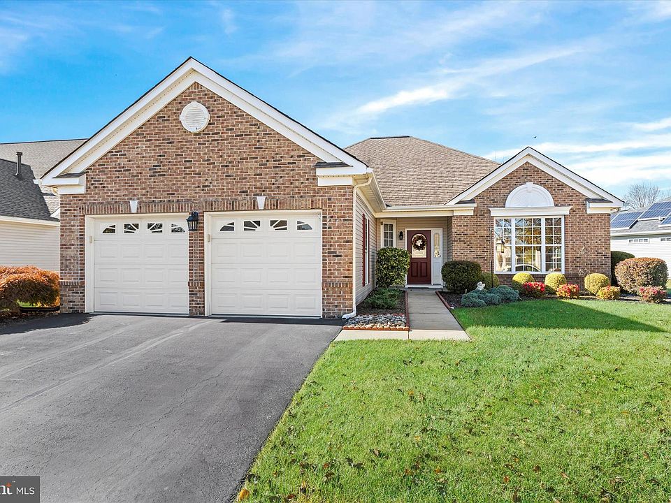 1st image of 412 Morning Glory Ln