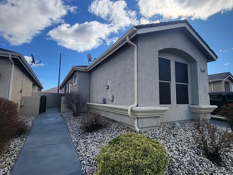 1903 Teal Dr — Photo 2