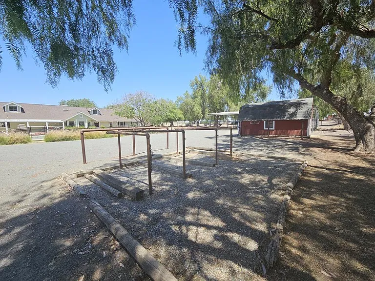 22530 Rolling Meadows Dr — Photo 6