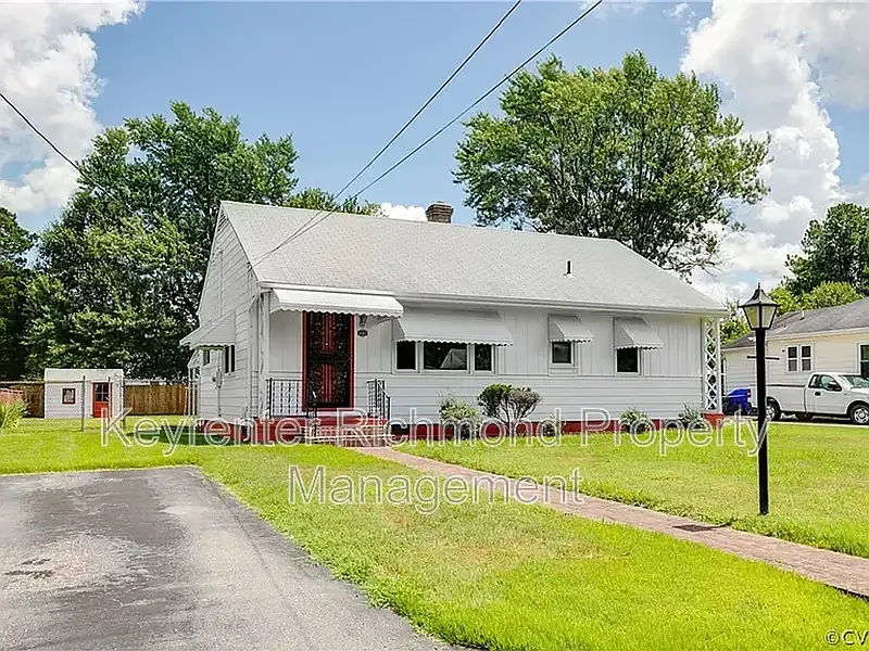 3 bed, 1.0 bath, 1074 sqft, $1,850 — Photo 2