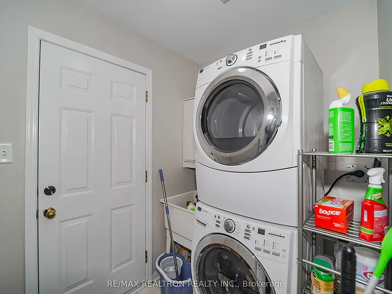 59 Scottsdale Dr — Photo 14