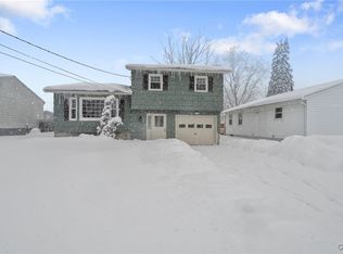 6407 Curwood Dr, East Syracuse, NY 13057