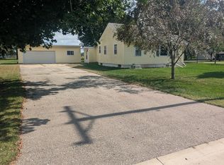 26468 540th Ave, Austin, MN 55912