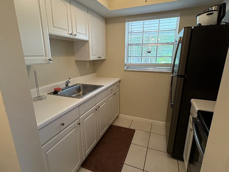1122 SW 2nd Ct #2 — Photo 3
