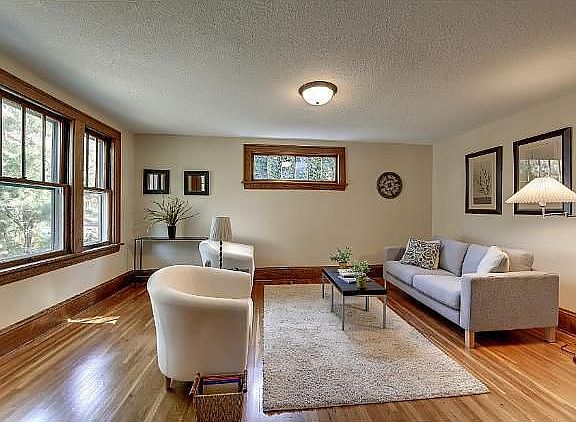 2nd image of 2920 36th Ave S
