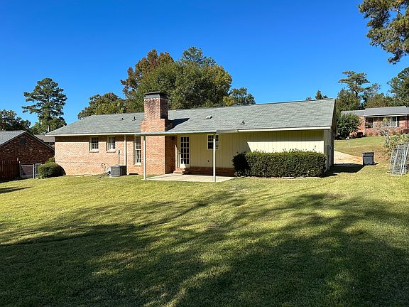 5th image of 4102 Surrey Ln