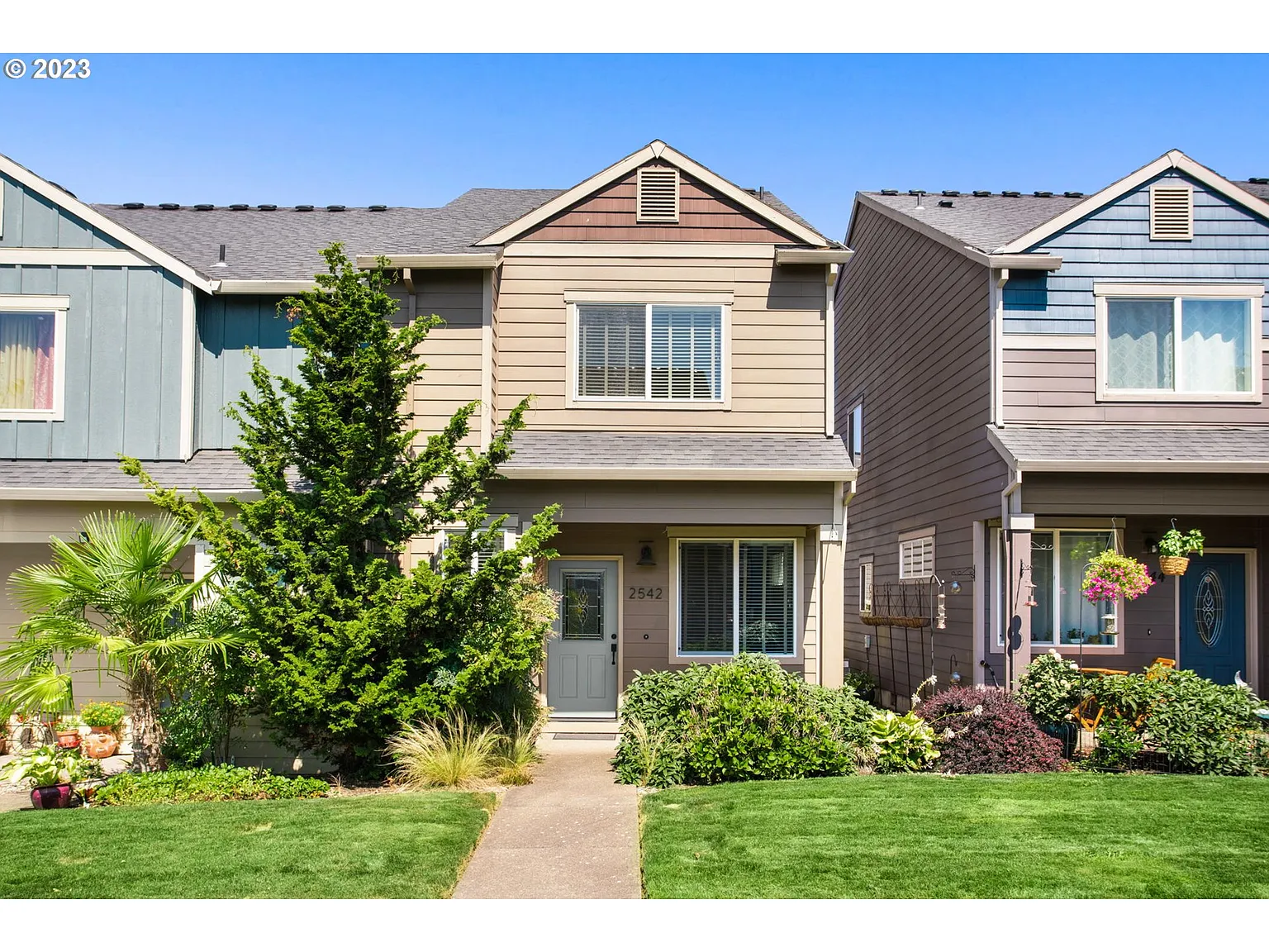 2542 Carson Loop photo 1