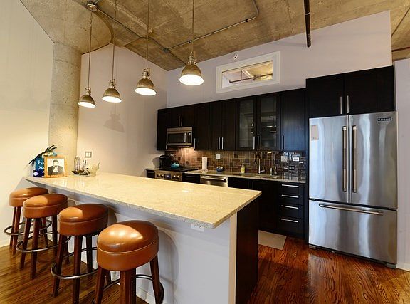 4th image of 900 N Kingsbury St APT 725