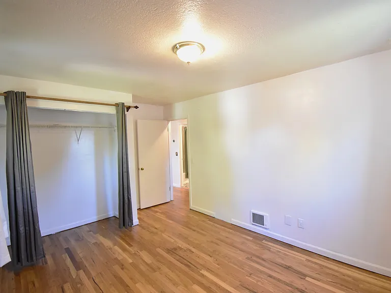 336 W Washington St — Photo 11
