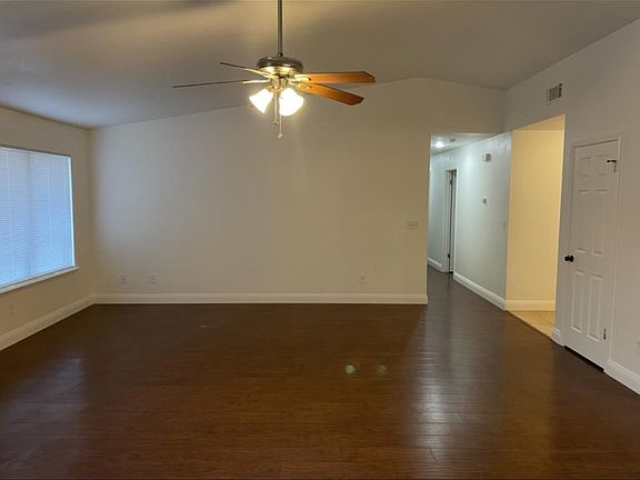 5th image of 3434 Estate Dr