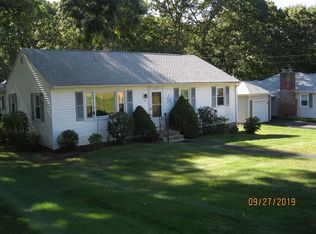 5 Penrose Dr, West Springfield, MA 01089