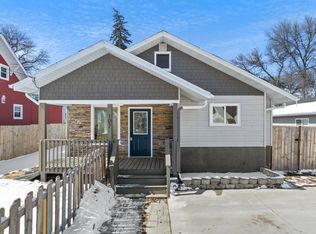 107 8th St NW, Minot, ND 58703