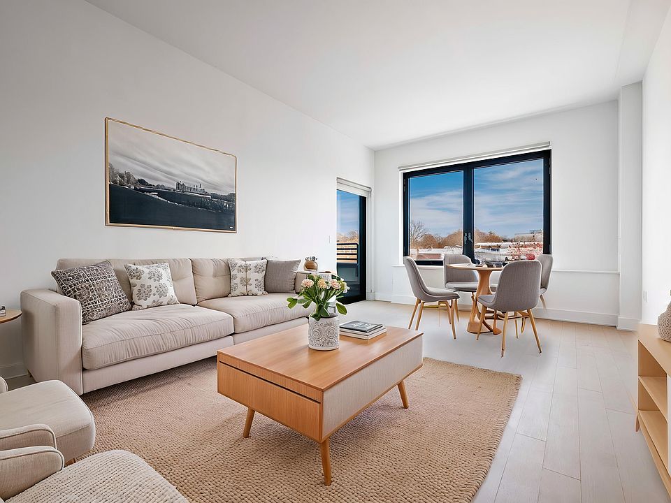 1st image of 176 Woodward Ave #315