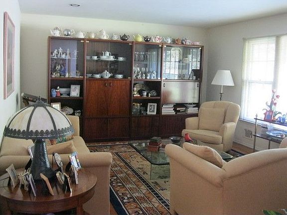 2nd image of 82 Sycamore Ln