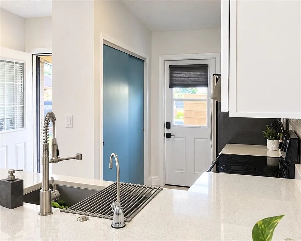 1 bed, 1.0 bath, 703 sqft, $1,600 — Photo 4