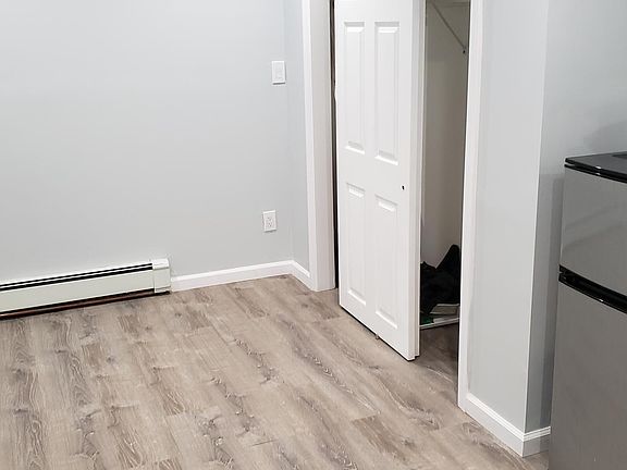 5th image of 367 Taylor Ave