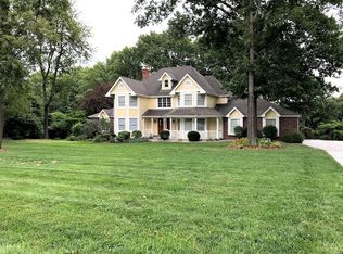 1 Warwick Dr, Saint Charles, MO
