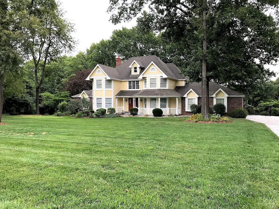 1 Warwick Dr photo 1
