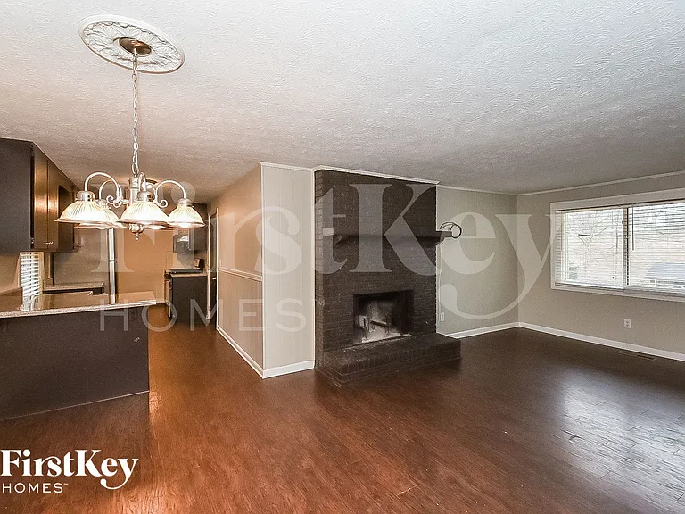 3940 Erica Cir — Photo 5