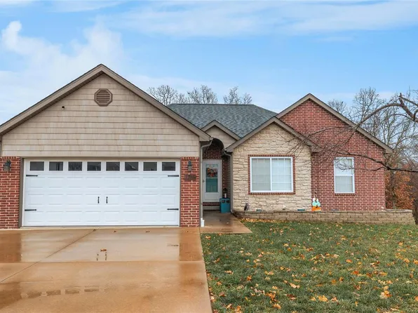 135 Mesa Dr, Waynesville, MO 65583