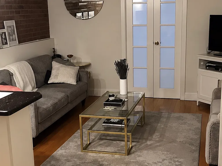 210 E 34th St #4E — Photo 2